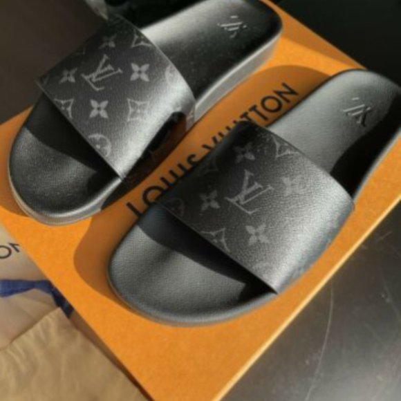 LOUIS VUITTON LV WATERFRONT MULE SLIDES - Picture 1 of 3